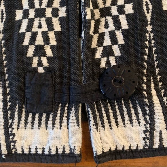 Geometric Black and White Women's Jacket - Picture 9 of 10